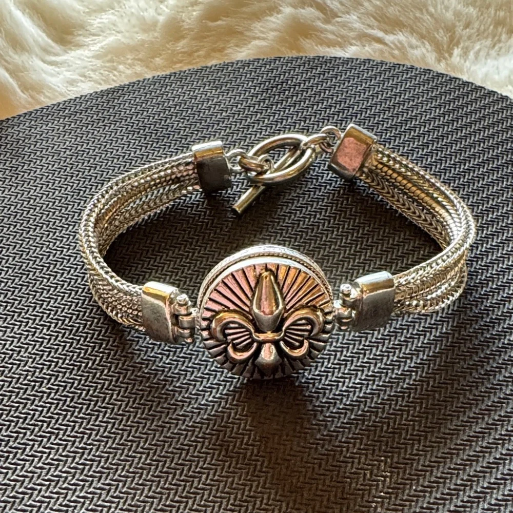 Silver Tone Bracelet with Interchangeable Snaps - Picture 2 of 7